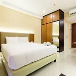 Warm Cozy Studio Room At Signature Park Grande Apartment By Travelio