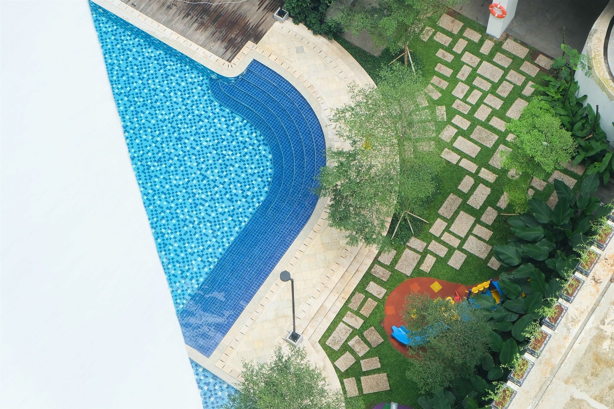 Warm Cozy At Signature Park Grande By Travelio * Jakarta